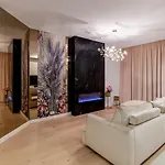 Vida Herastrau, Luxury 2